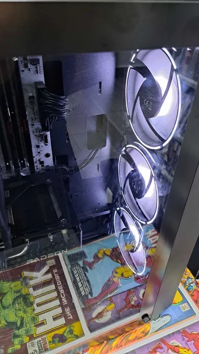 Gaming PC Ryzen 5 9600X | Radeon RX 9060 XT | 8GB 32GB DDR5 | 1TB SSD |